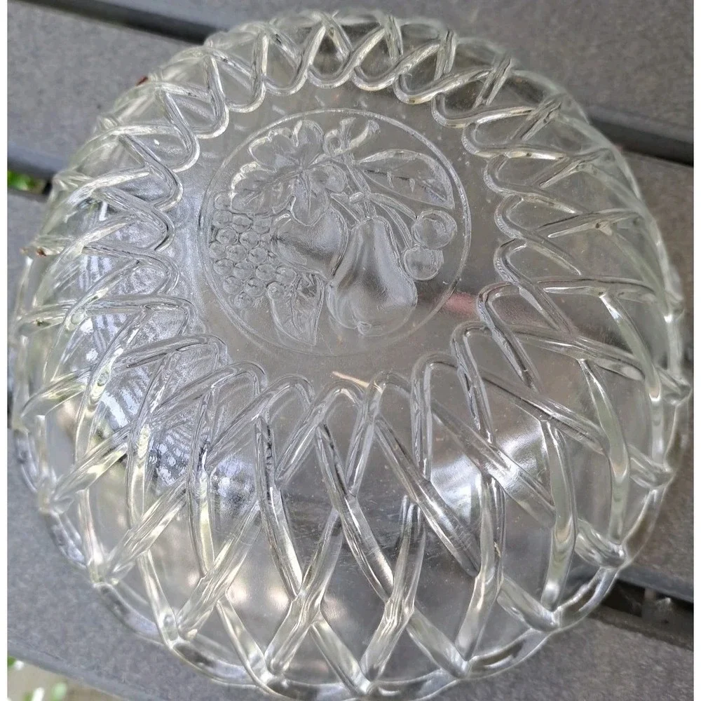 Vtg Indiana Glass Pretzel Glass Design Intaglic Fruit Design #622 Serving‎ Berry